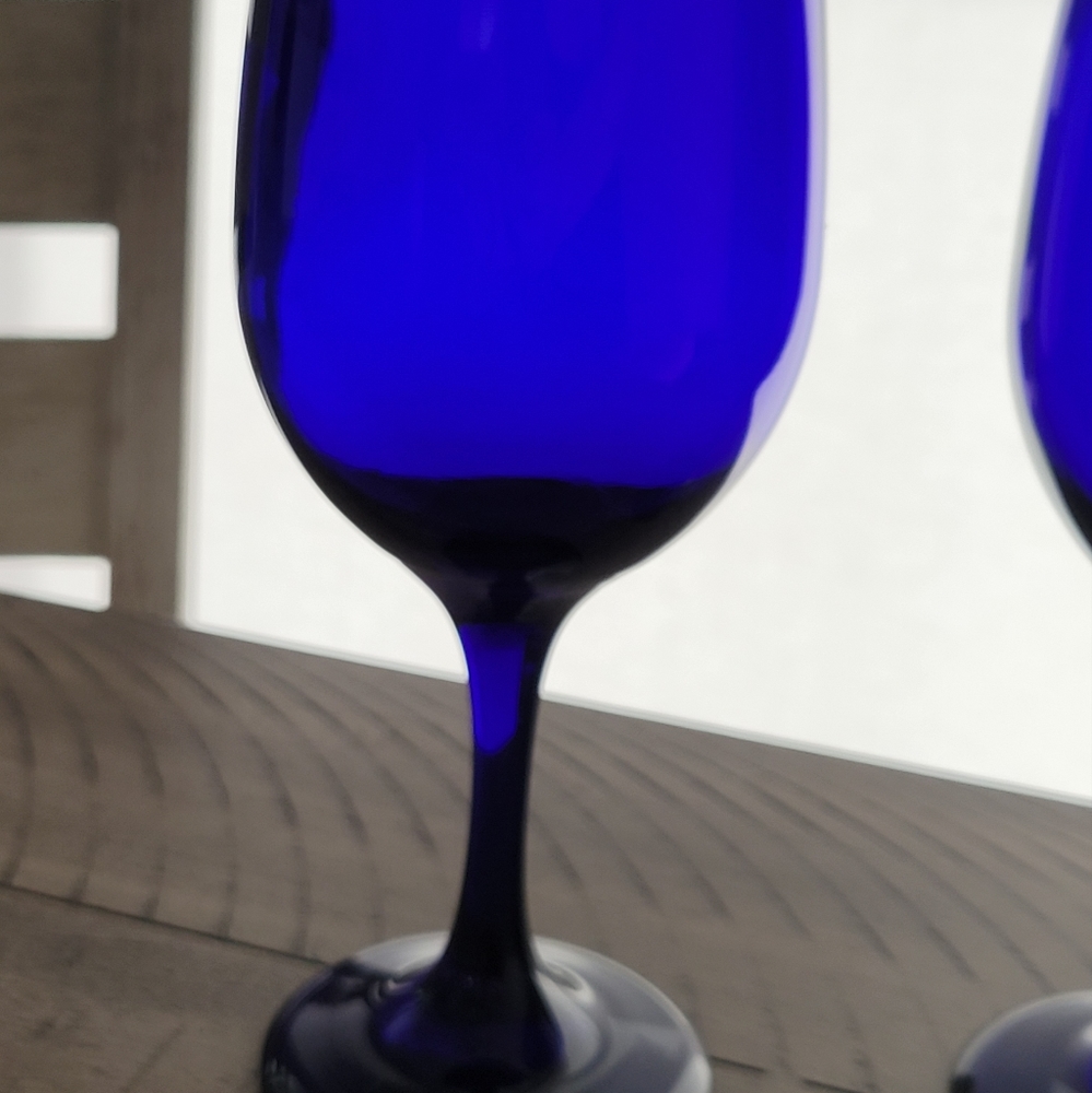 COBALT BLUE Wine glasses